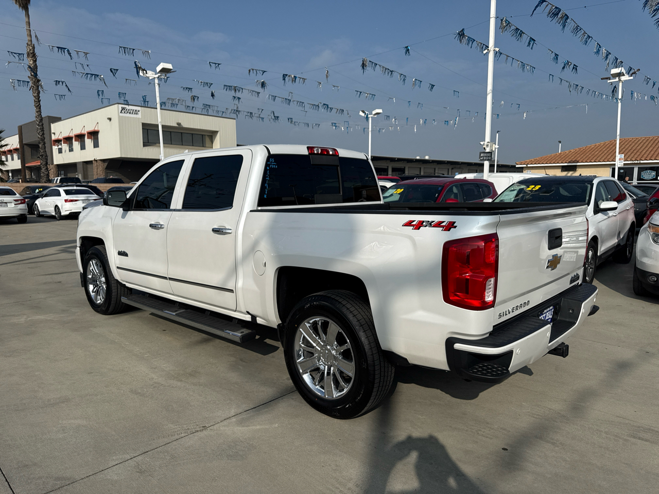 Chevrolet Silverado 1500 4WD Crew Cab 143.5" High Country 2018