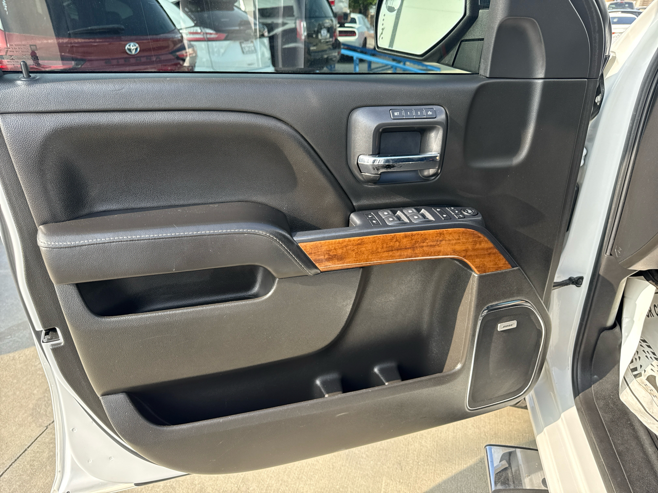 Chevrolet Silverado 1500 4WD Crew Cab 143.5" High Country 2018