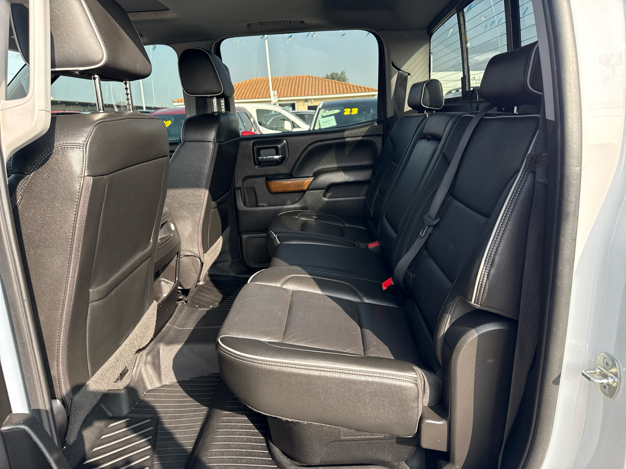 Chevrolet Silverado 1500 4WD Crew Cab 143.5" High Country 2018