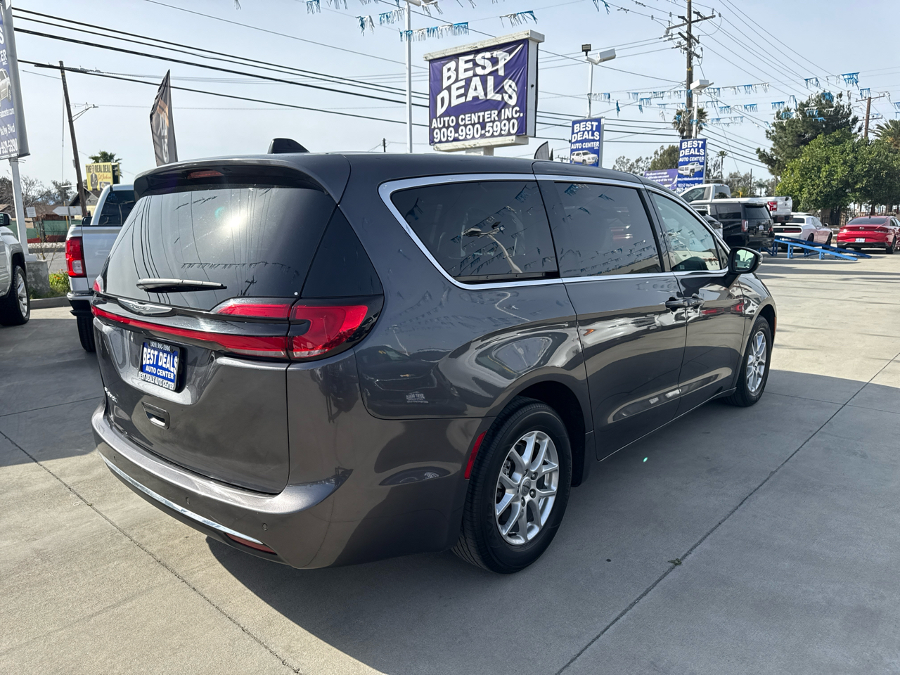 Chrysler Pacifica Touring L FWD 2023