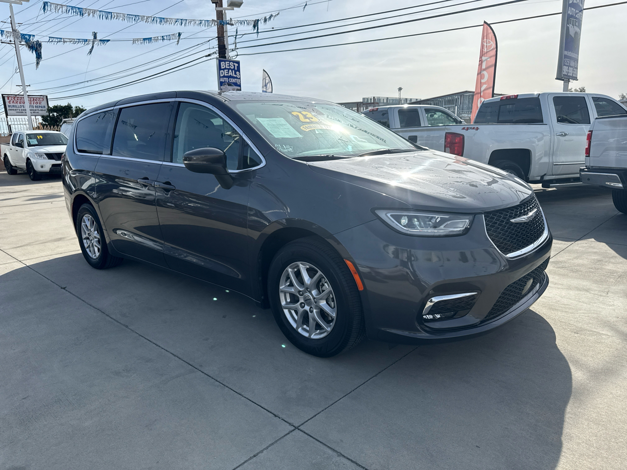 Chrysler Pacifica Touring L FWD 2023