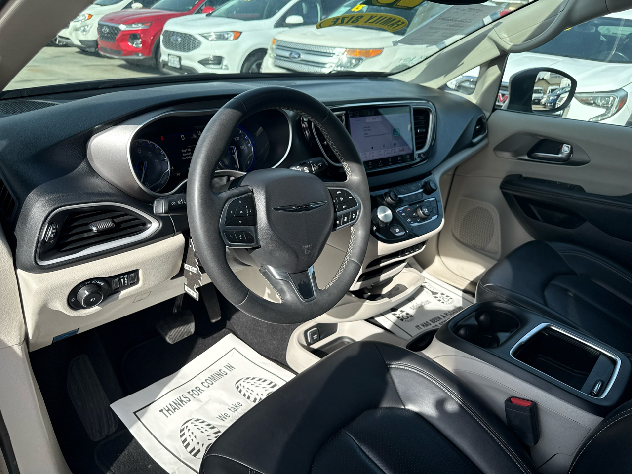 Chrysler Pacifica Touring L FWD 2023