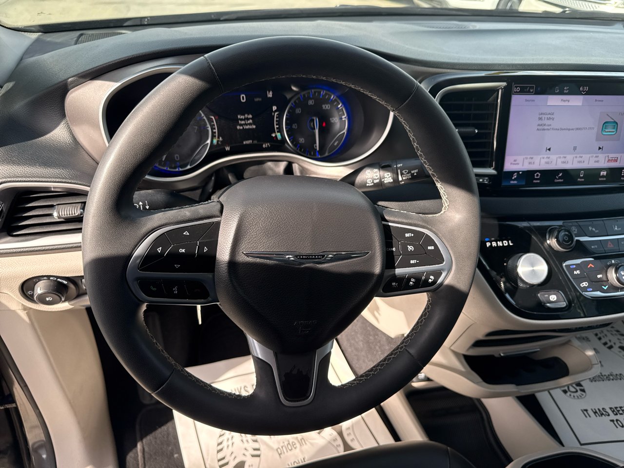 Chrysler Pacifica Touring L FWD 2023