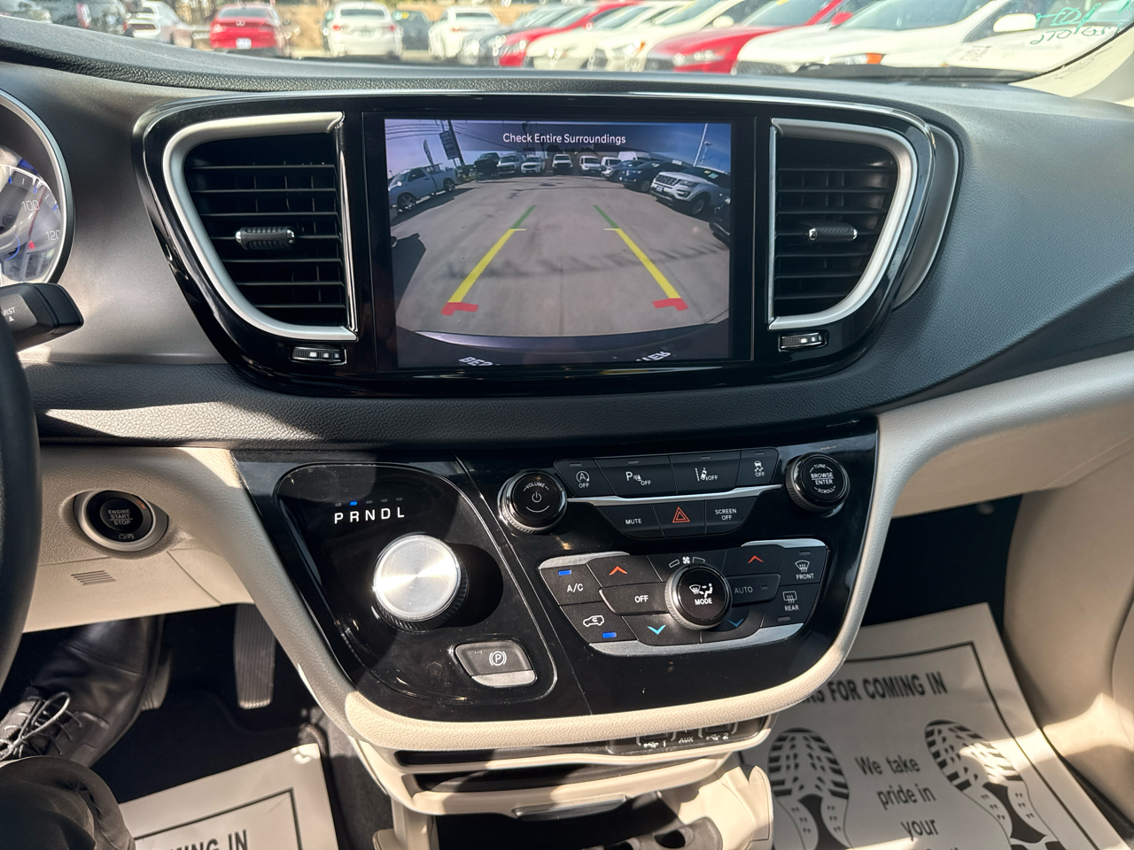 Chrysler Pacifica Touring L FWD 2023