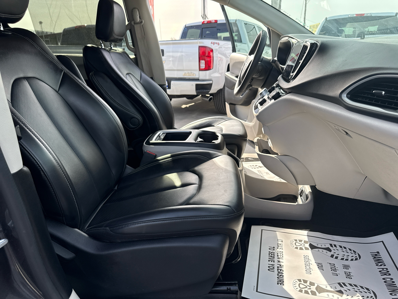 Chrysler Pacifica Touring L FWD 2023