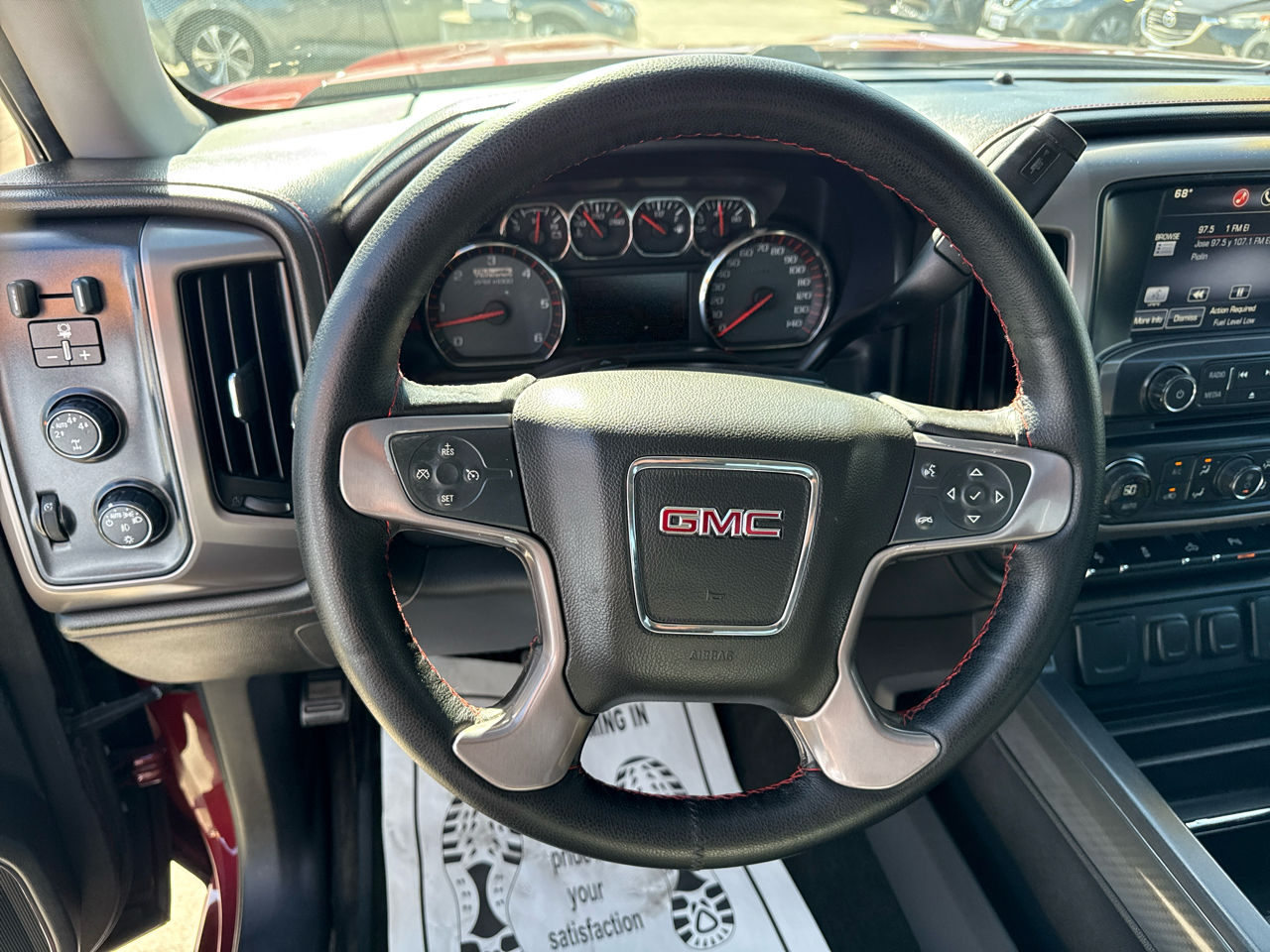 GMC Sierra 1500 4WD Crew Cab 143.5" SLT 2015