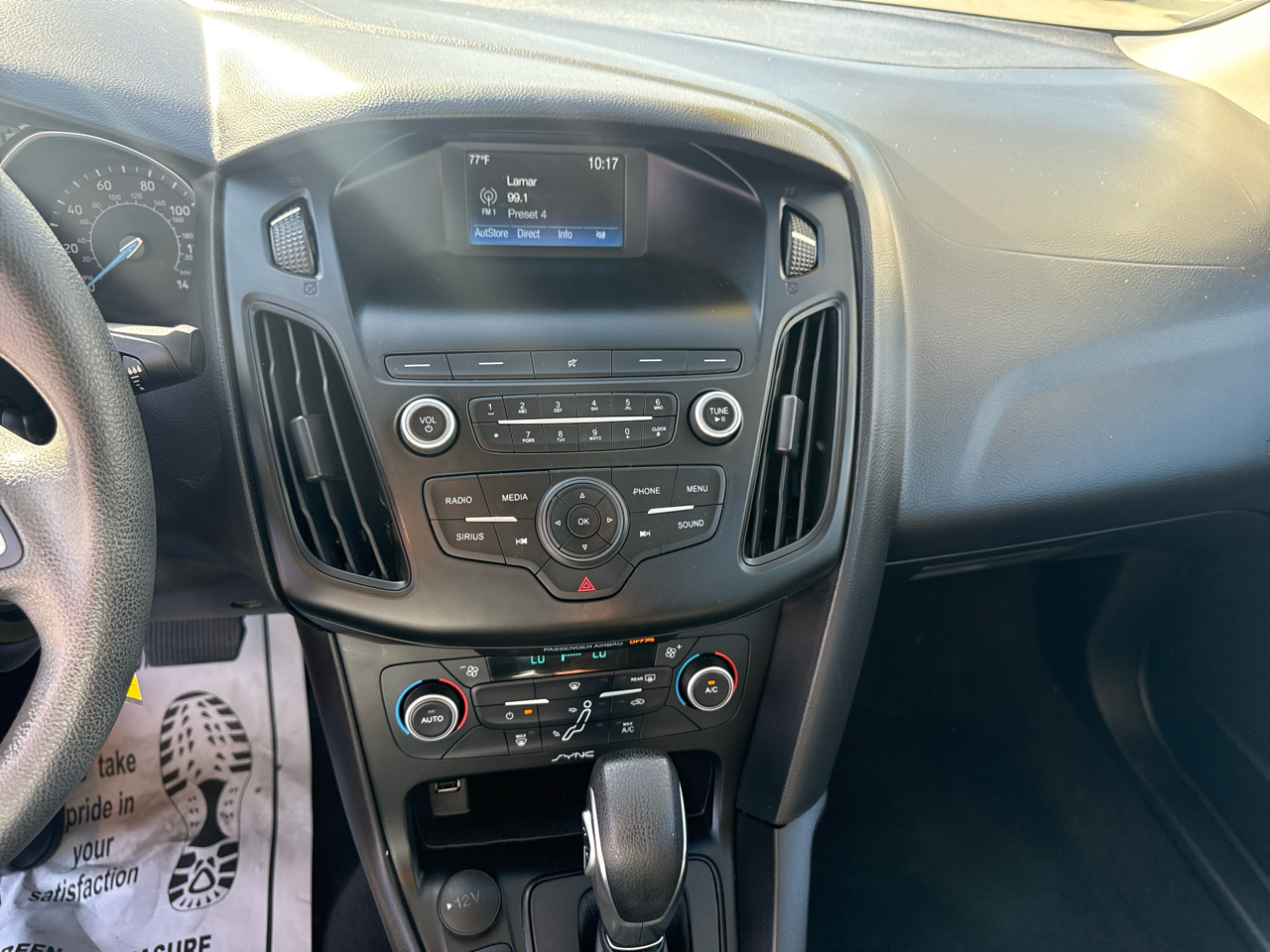 Ford Focus SE Sedan 2018