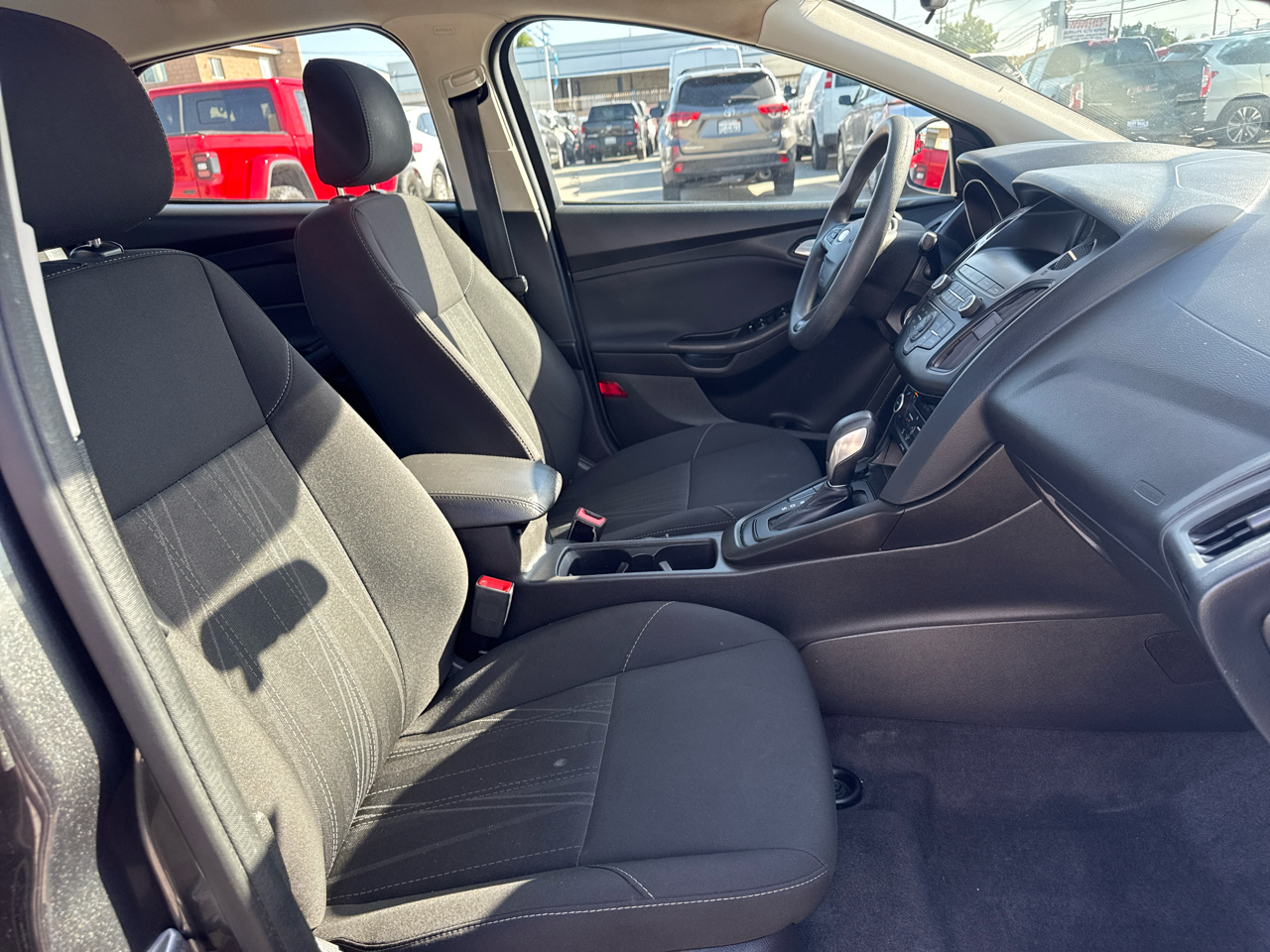 Ford Focus SE Sedan 2018