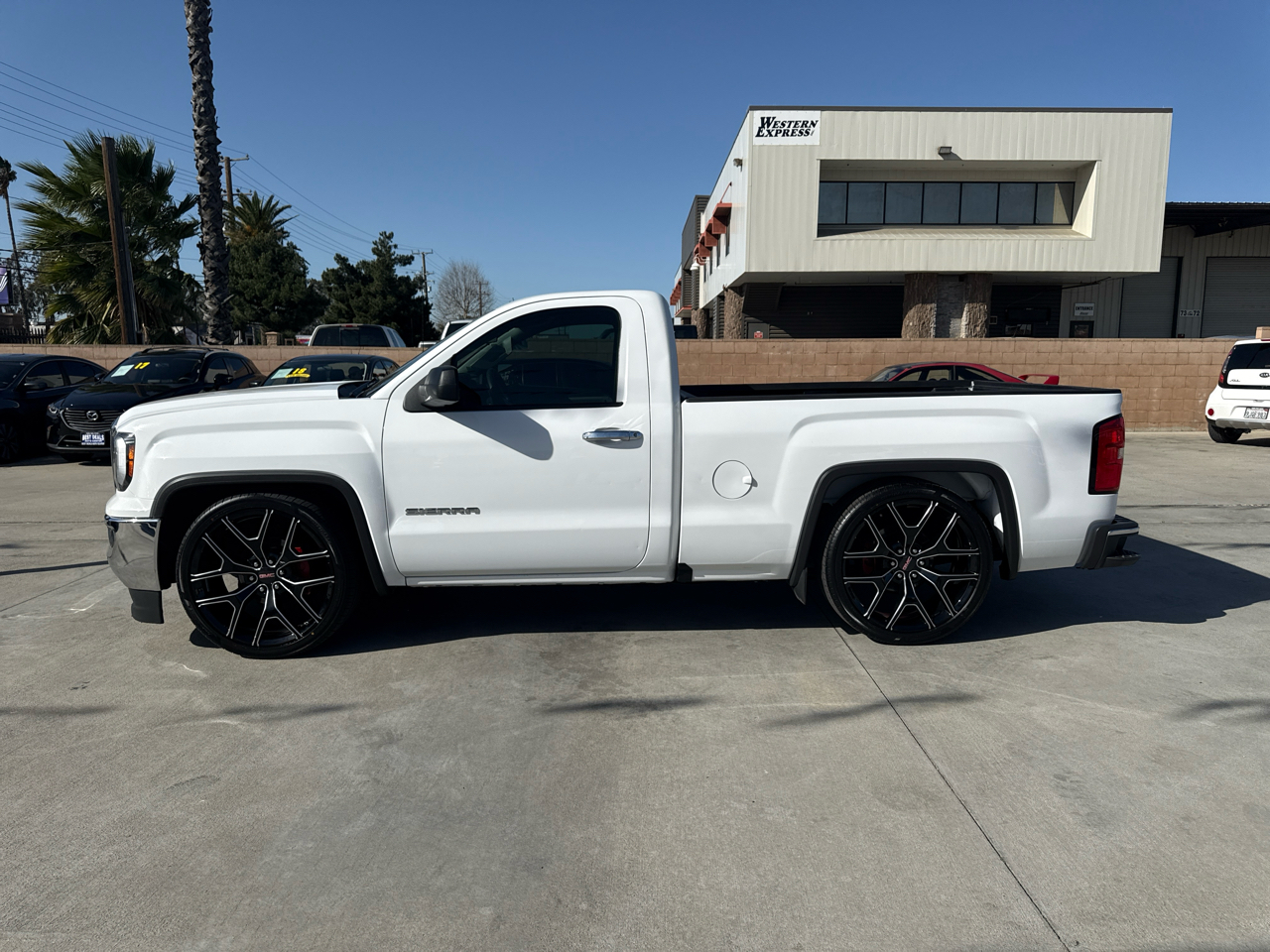 GMC Sierra 1500 2WD Reg Cab 119.0" 2018