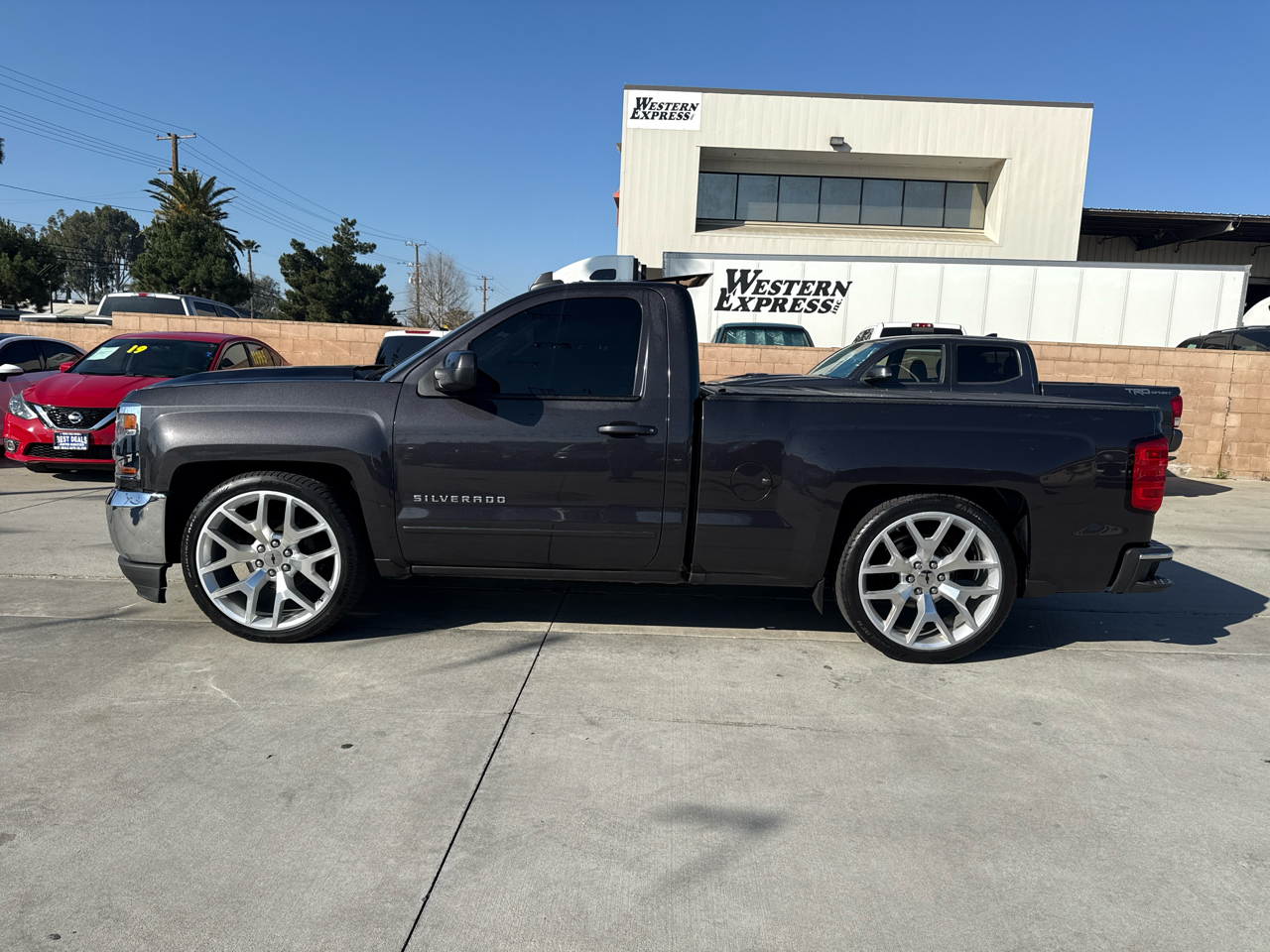Chevrolet Silverado 1500 2WD Reg Cab 119.0" LT w/1LT 2016