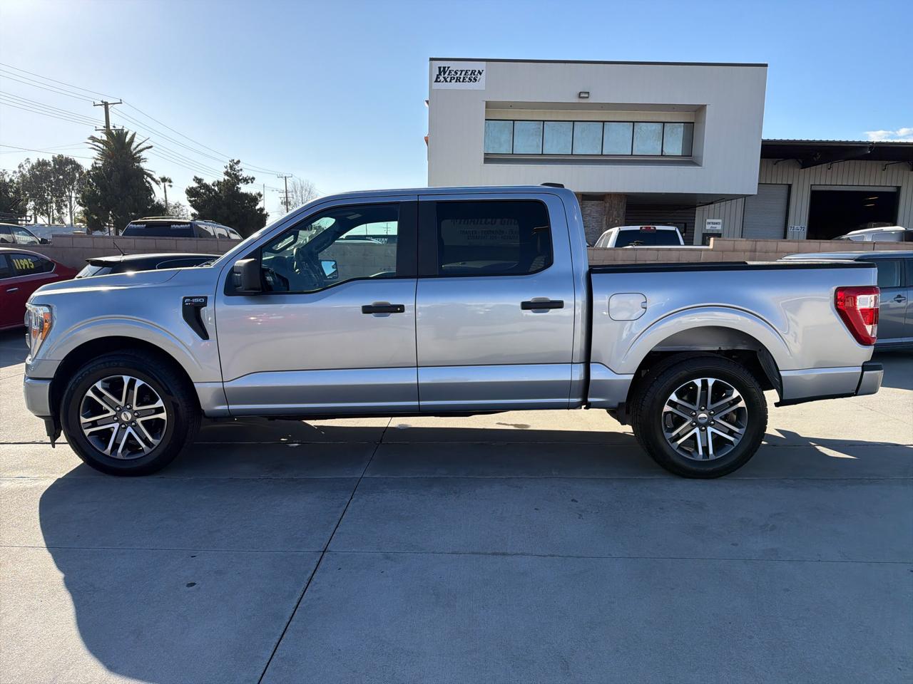 Ford F-150 2WD SuperCrew 145" STX 2021