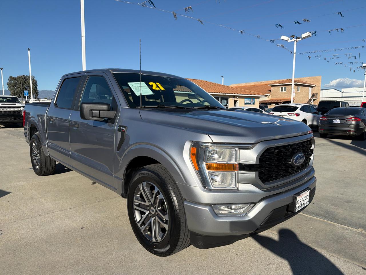 Ford F-150 2WD SuperCrew 145" STX 2021