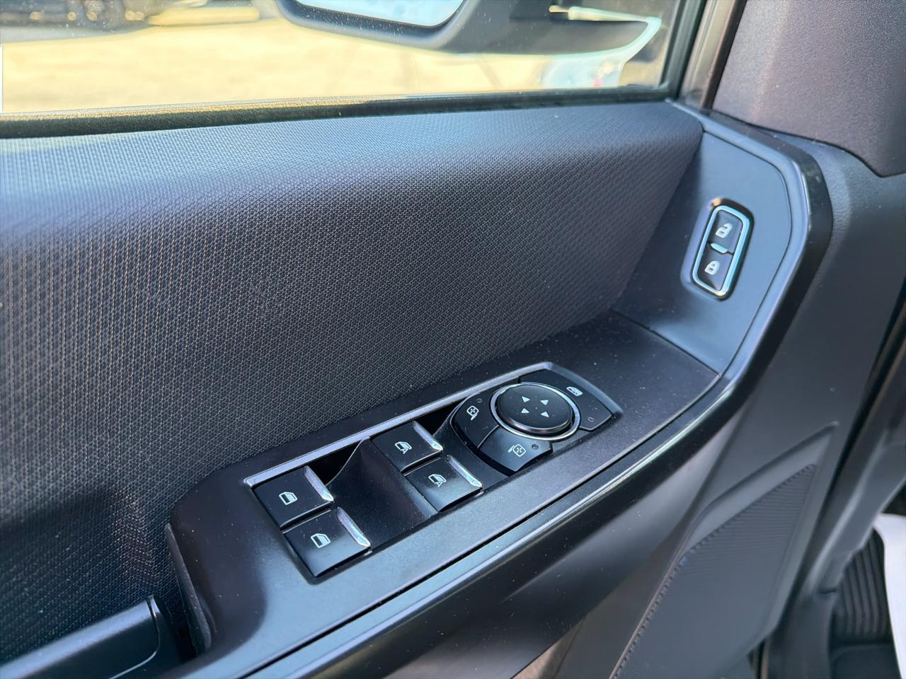 Ford F-150 2WD SuperCrew 145" STX 2021