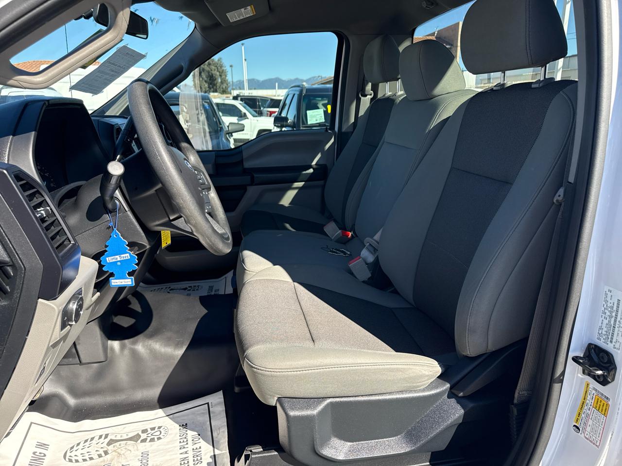 Ford F-150 2WD Reg Cab 122.5" XL 2020