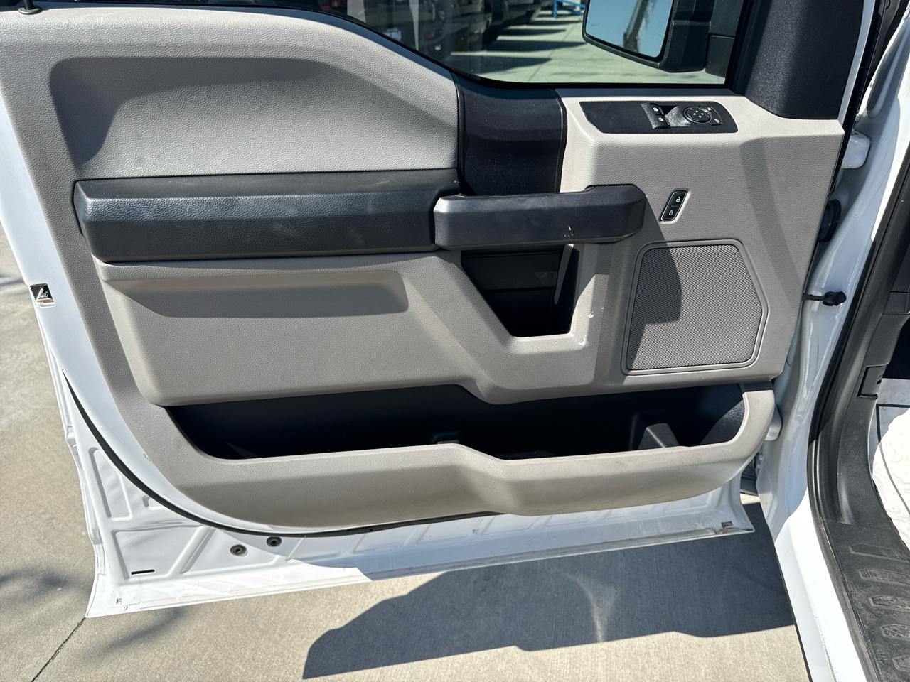 Ford F-150 2WD Reg Cab 122.5" XL 2020