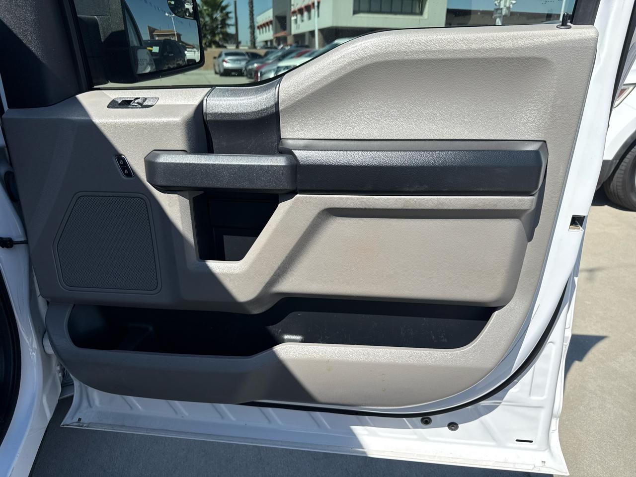 Ford F-150 2WD Reg Cab 122.5" XL 2020