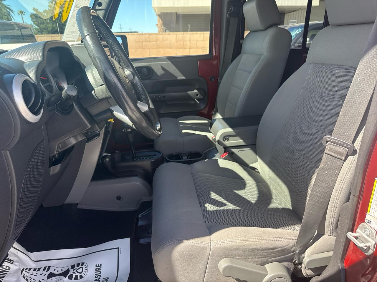 Jeep Wrangler Unlimited 4WD 4dr Sahara 2009