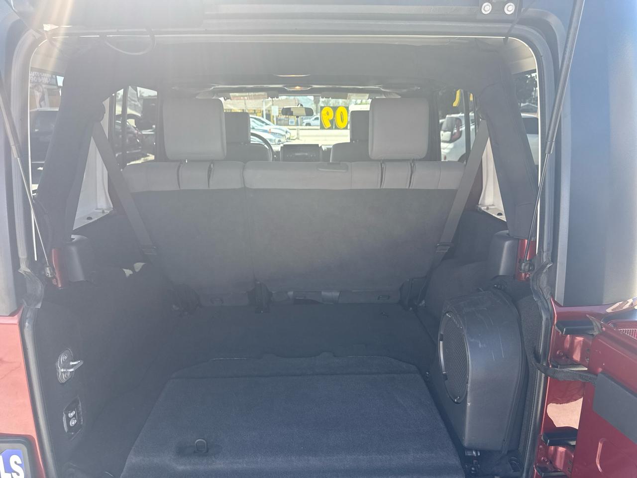 Jeep Wrangler Unlimited 4WD 4dr Sahara 2009