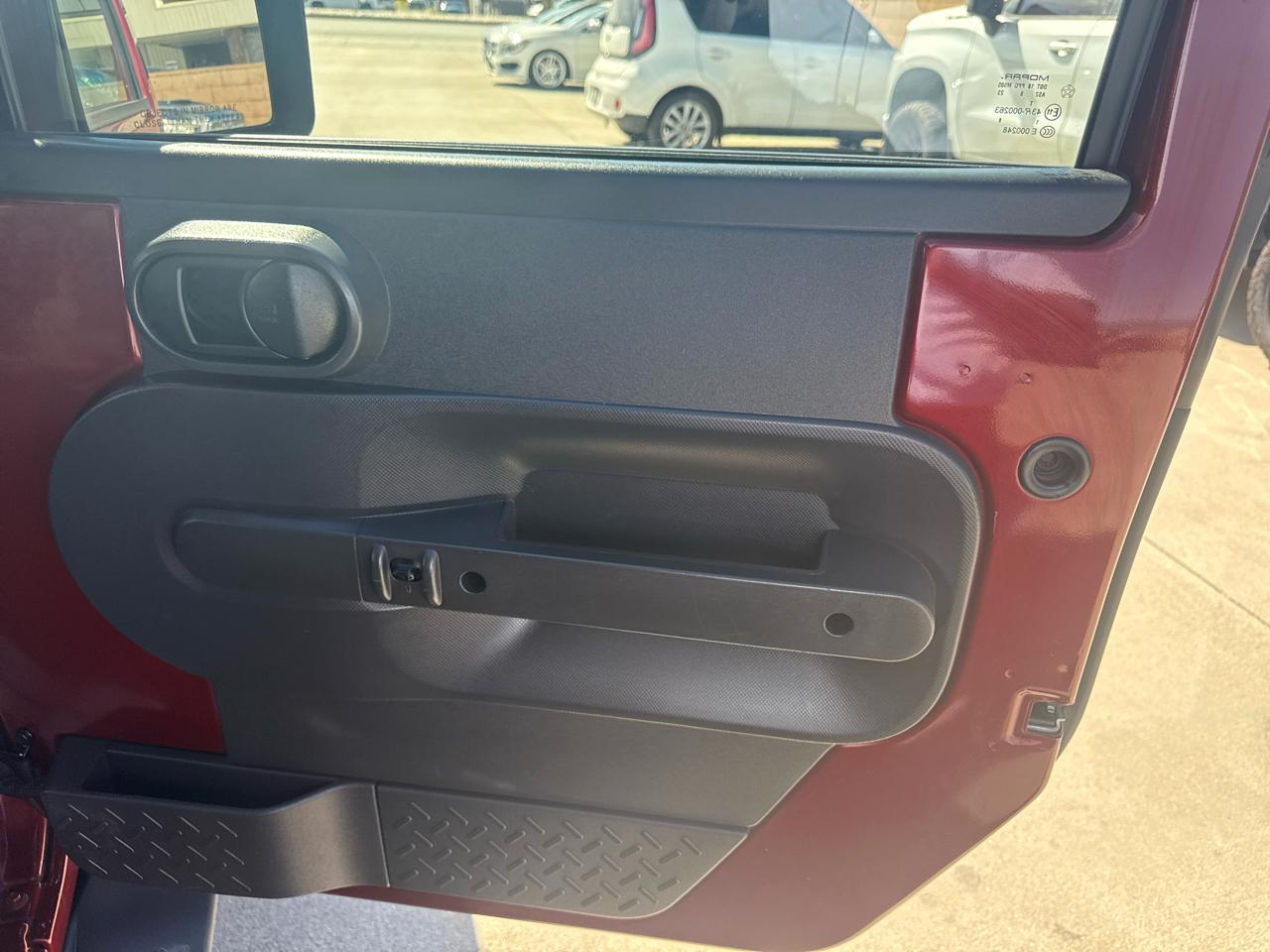 Jeep Wrangler Unlimited 4WD 4dr Sahara 2009