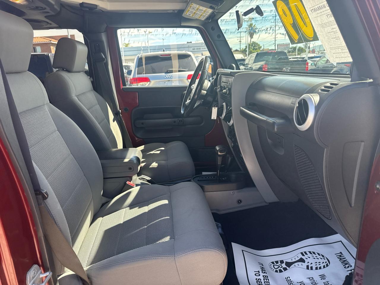 Jeep Wrangler Unlimited 4WD 4dr Sahara 2009