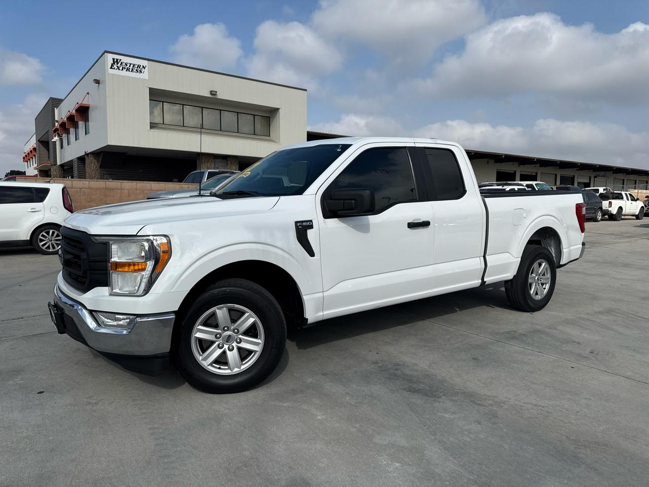 Ford F-150 2WD SuperCab 145" XL 2021