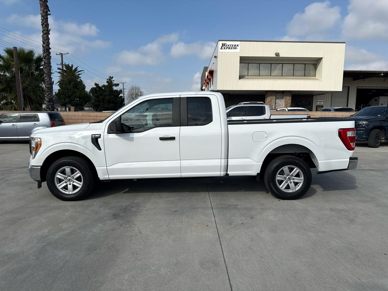 Ford F-150 2WD SuperCab 145" XL 2021