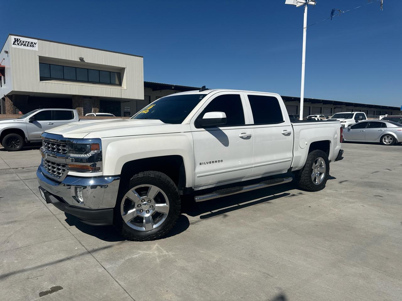 Chevrolet Silverado 1500 2WD Crew Cab 143.5" LT w/1LT 2016