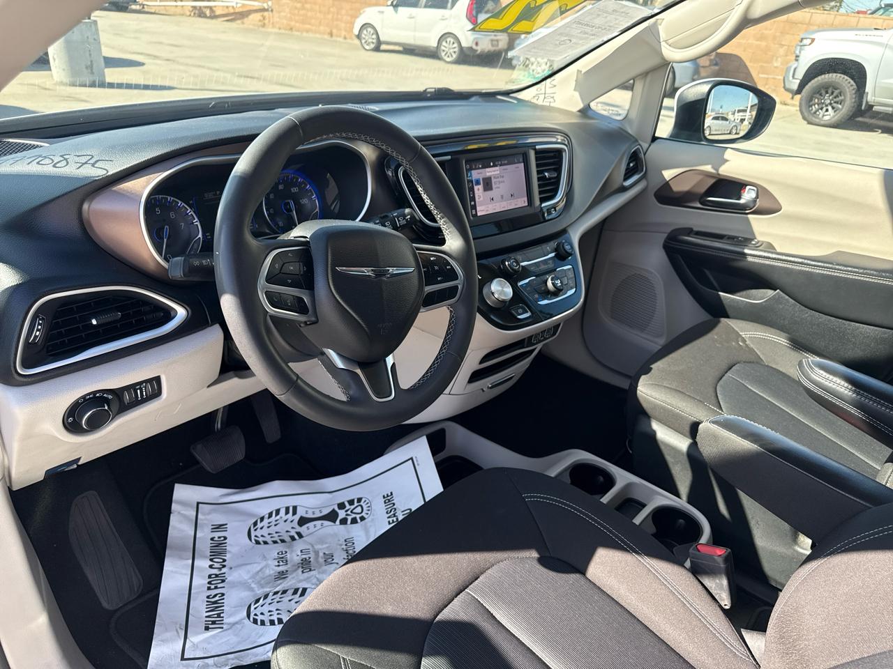 Chrysler Voyager LX FWD 2022