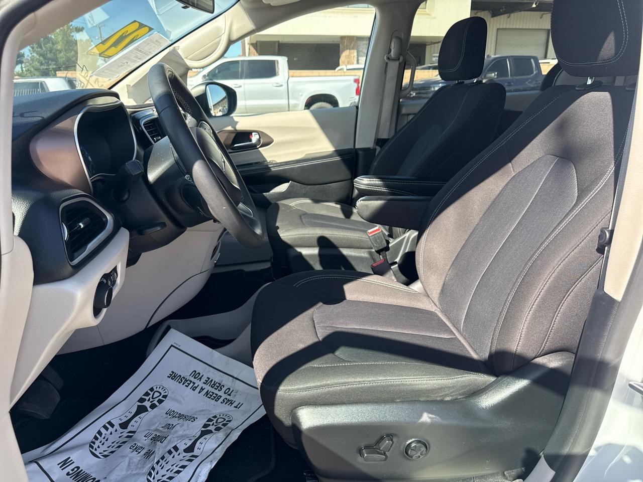 Chrysler Voyager LX FWD 2022