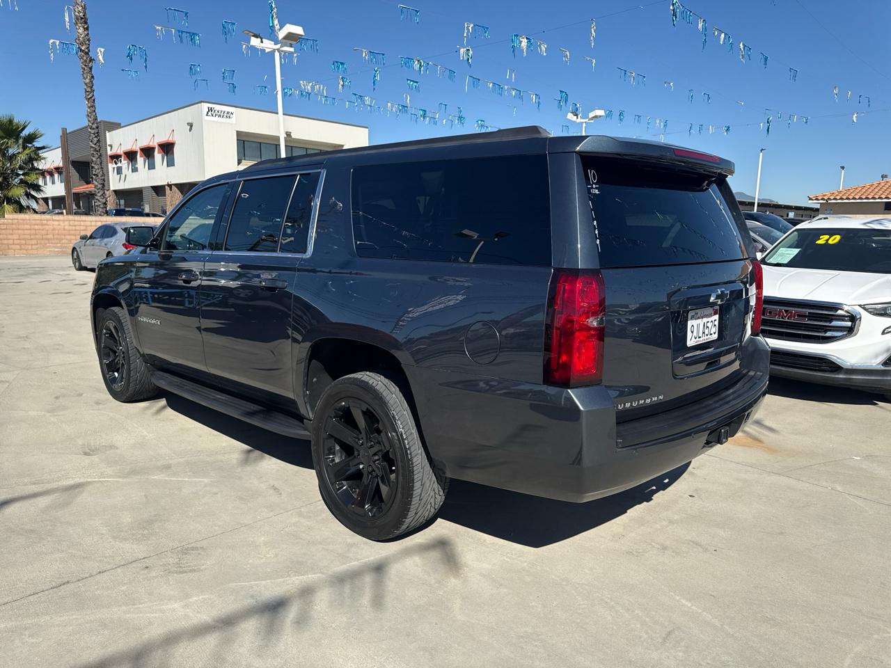 Chevrolet Suburban 2WD 4dr 1500 LS 2019
