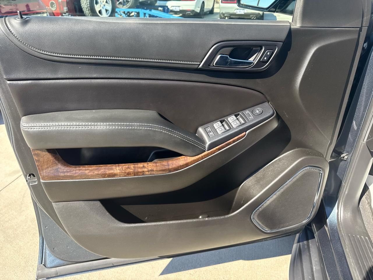 Chevrolet Suburban 2WD 4dr 1500 LS 2019