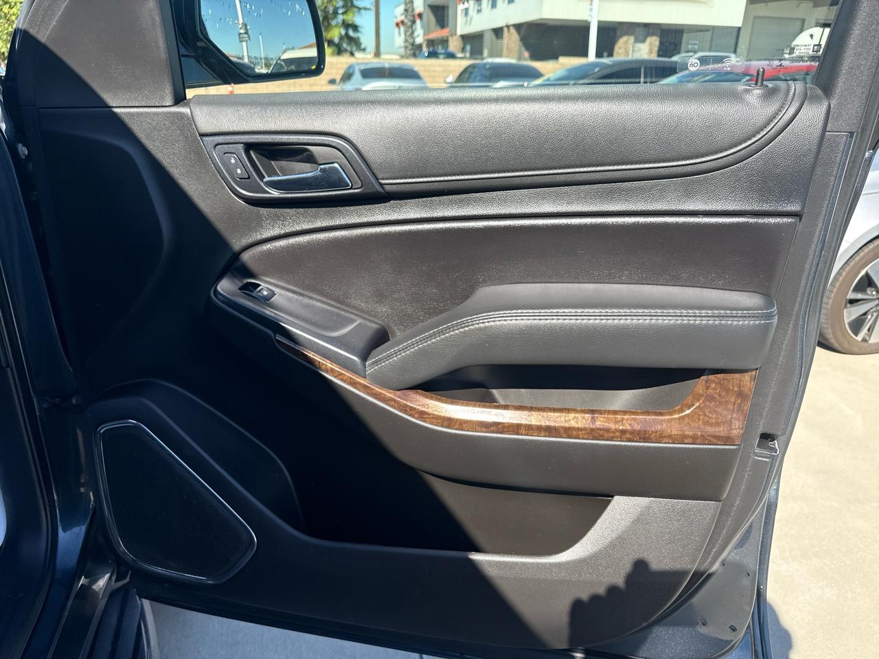 Chevrolet Suburban 2WD 4dr 1500 LS 2019