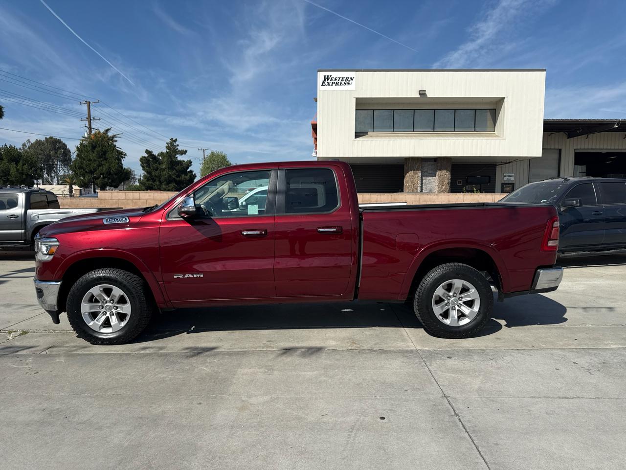 RAM 1500 Laramie 4x4 Quad Cab 6'4" Box 2020