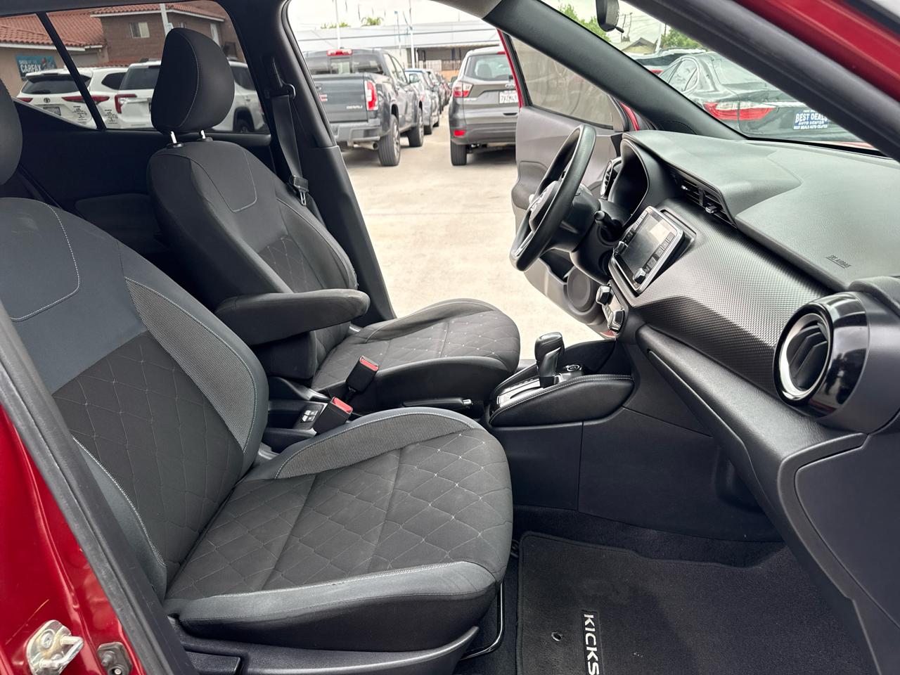 Nissan Kicks SV FWD 2019