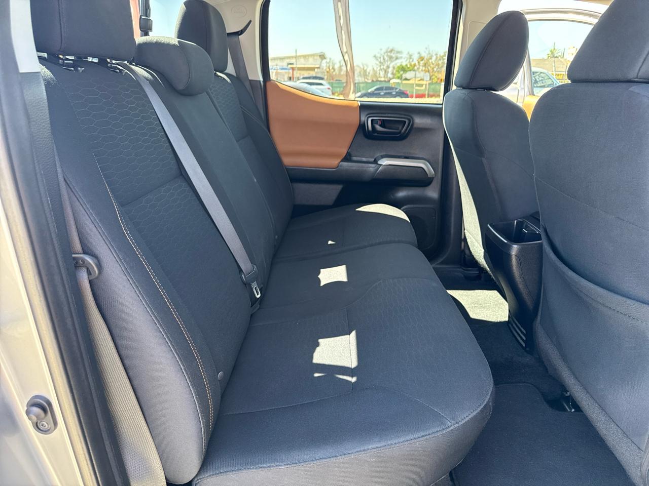 Toyota Tacoma SR5 Double Cab 5' Bed I4 4x2 AT (Natl) 2018