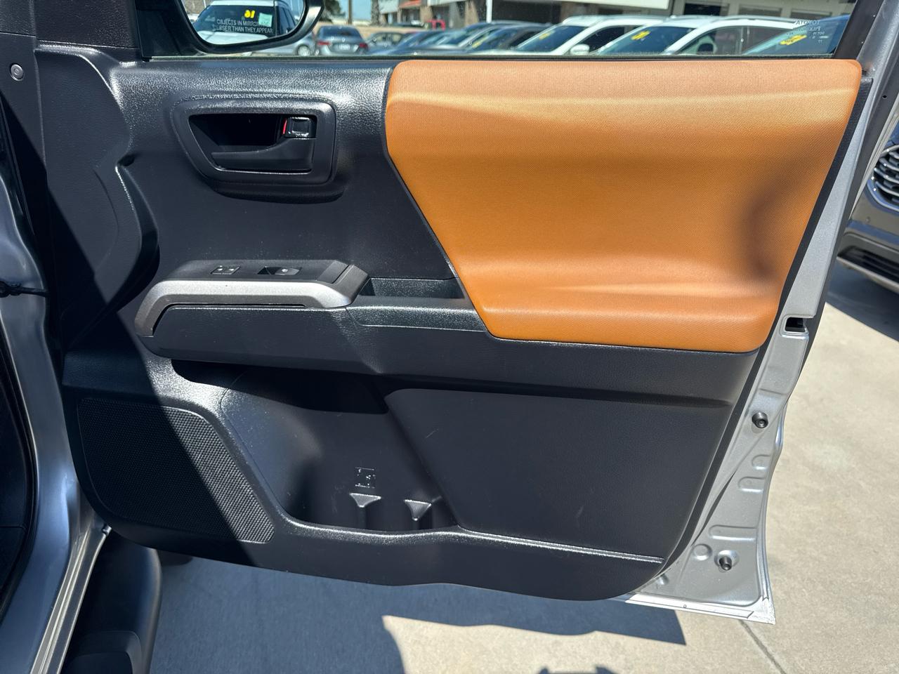 Toyota Tacoma SR5 Double Cab 5' Bed I4 4x2 AT (Natl) 2018