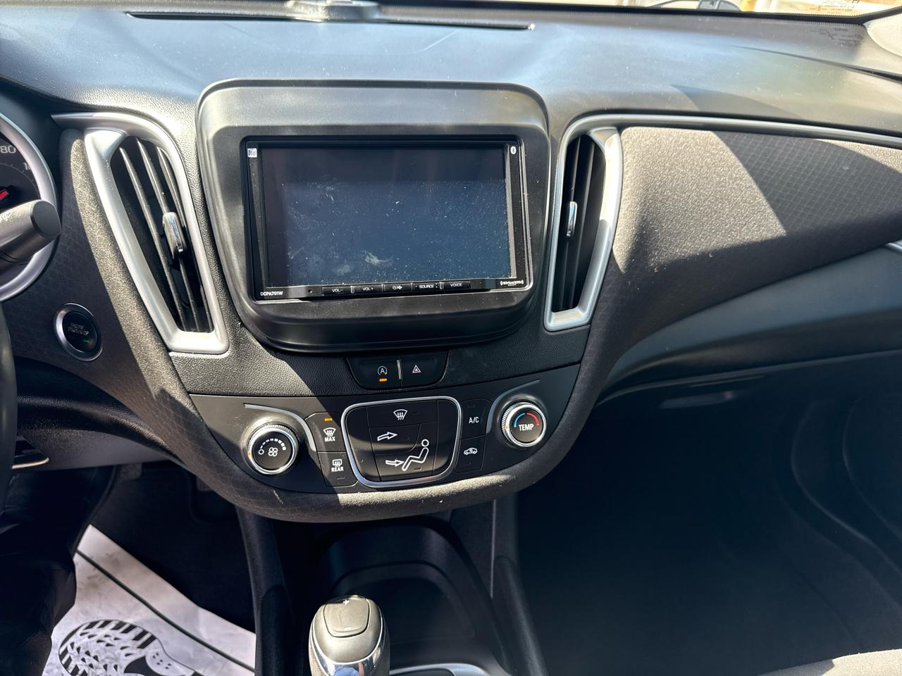 Chevrolet Malibu 4dr Sdn RS 2020