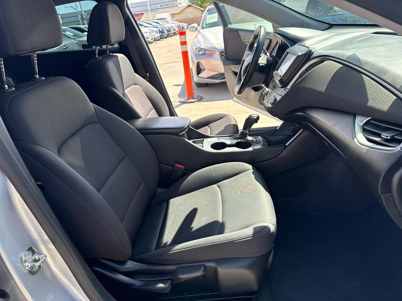 Chevrolet Malibu 4dr Sdn RS 2020