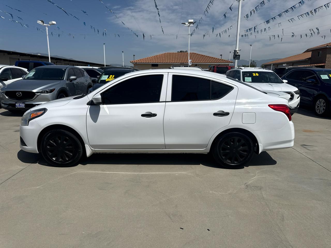 Nissan Versa 4dr Sdn CVT 1.6 S Plus 2016
