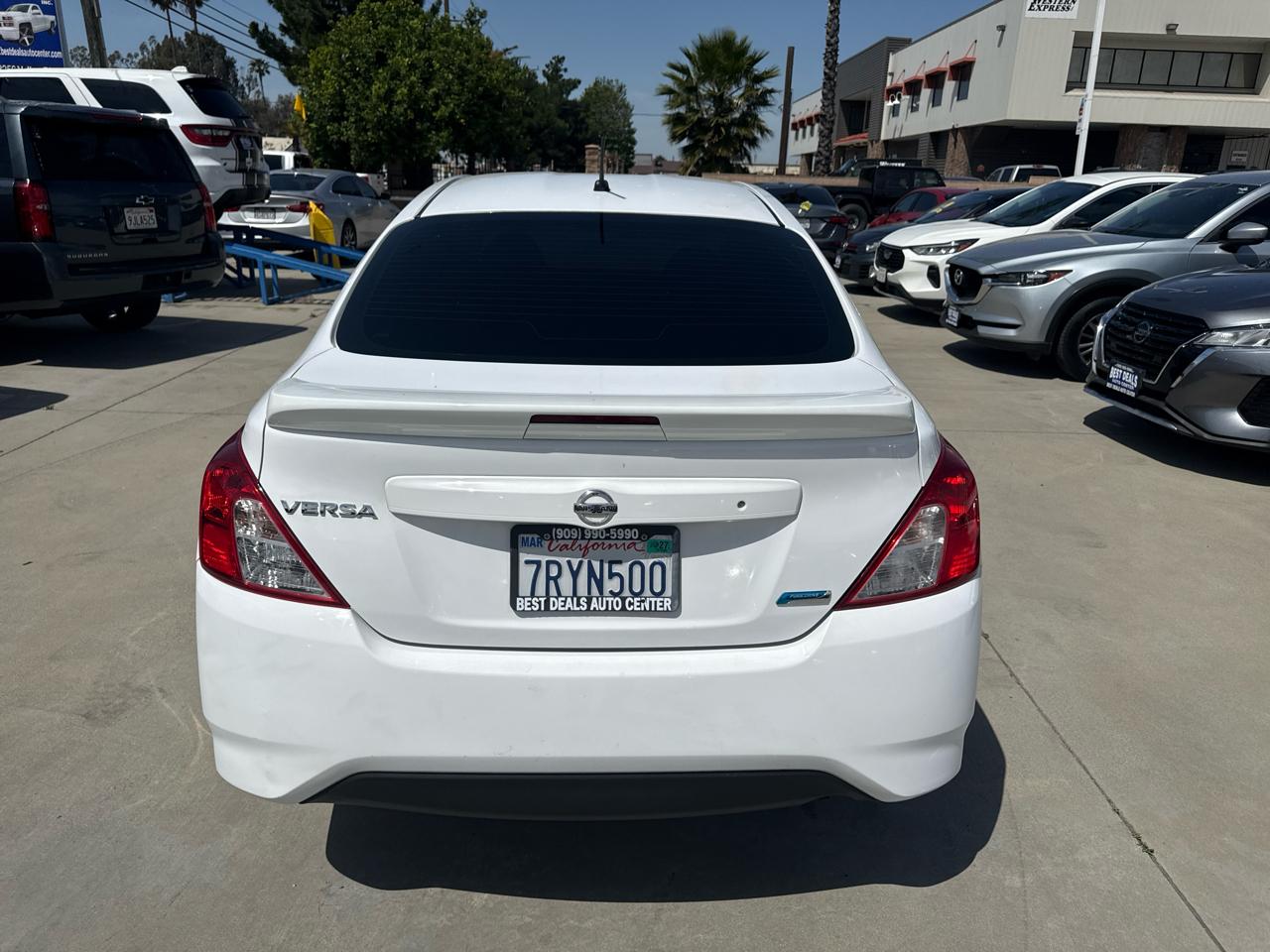 Nissan Versa 4dr Sdn CVT 1.6 S Plus 2016