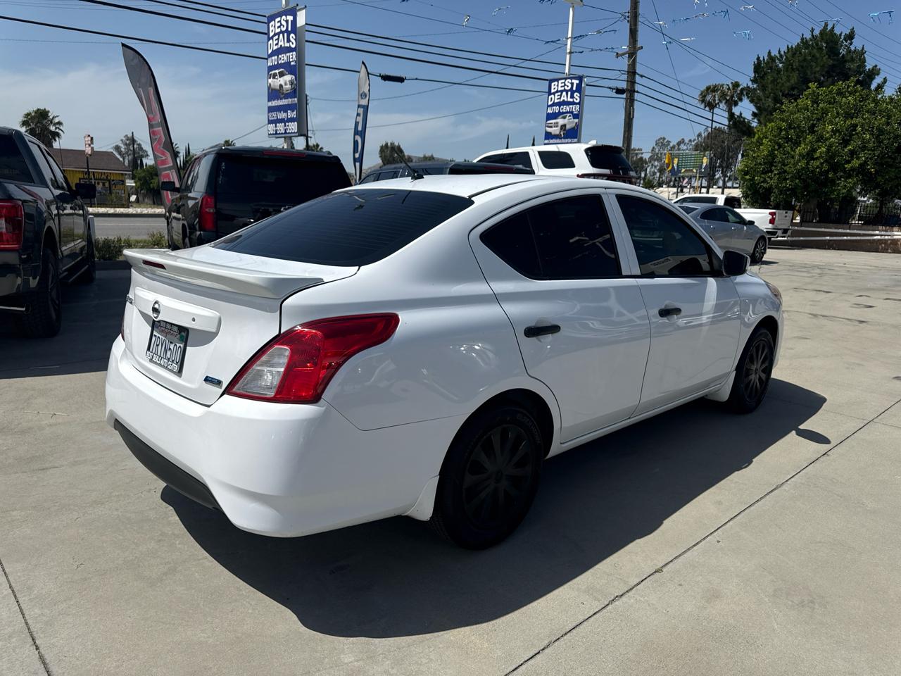 Nissan Versa 4dr Sdn CVT 1.6 S Plus 2016