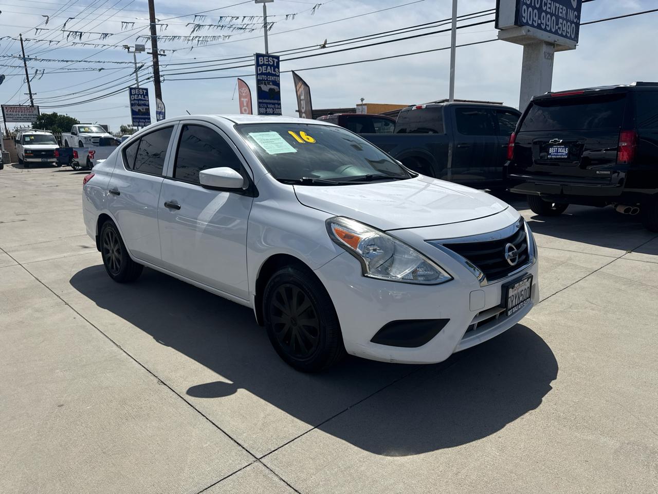 Nissan Versa 4dr Sdn CVT 1.6 S Plus 2016