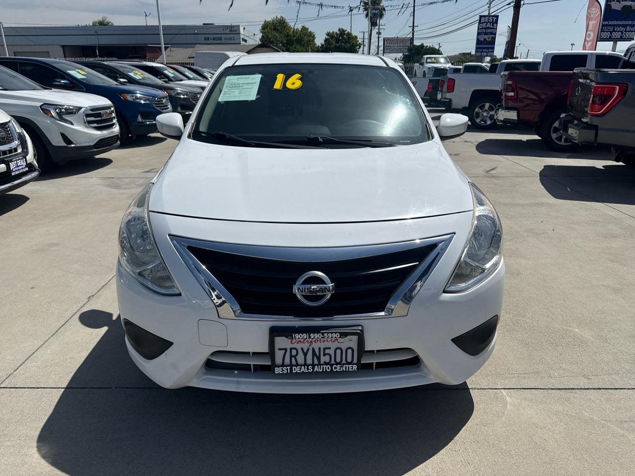 Nissan Versa 4dr Sdn CVT 1.6 S Plus 2016