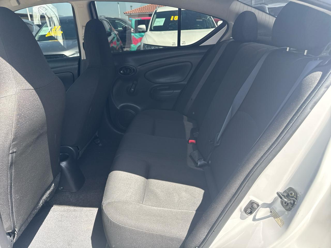 Nissan Versa 4dr Sdn CVT 1.6 S Plus 2016