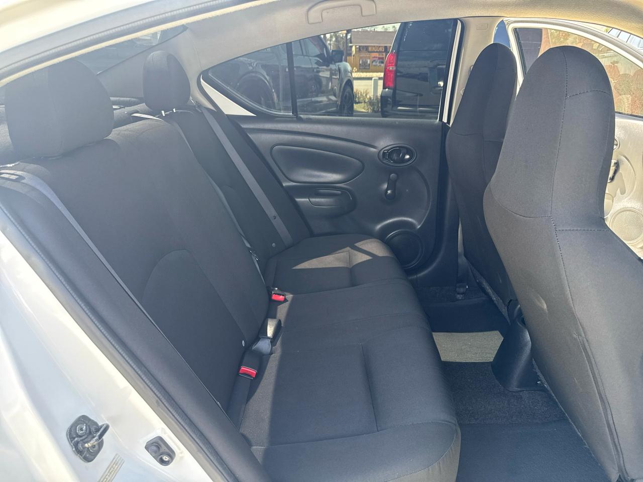 Nissan Versa 4dr Sdn CVT 1.6 S Plus 2016