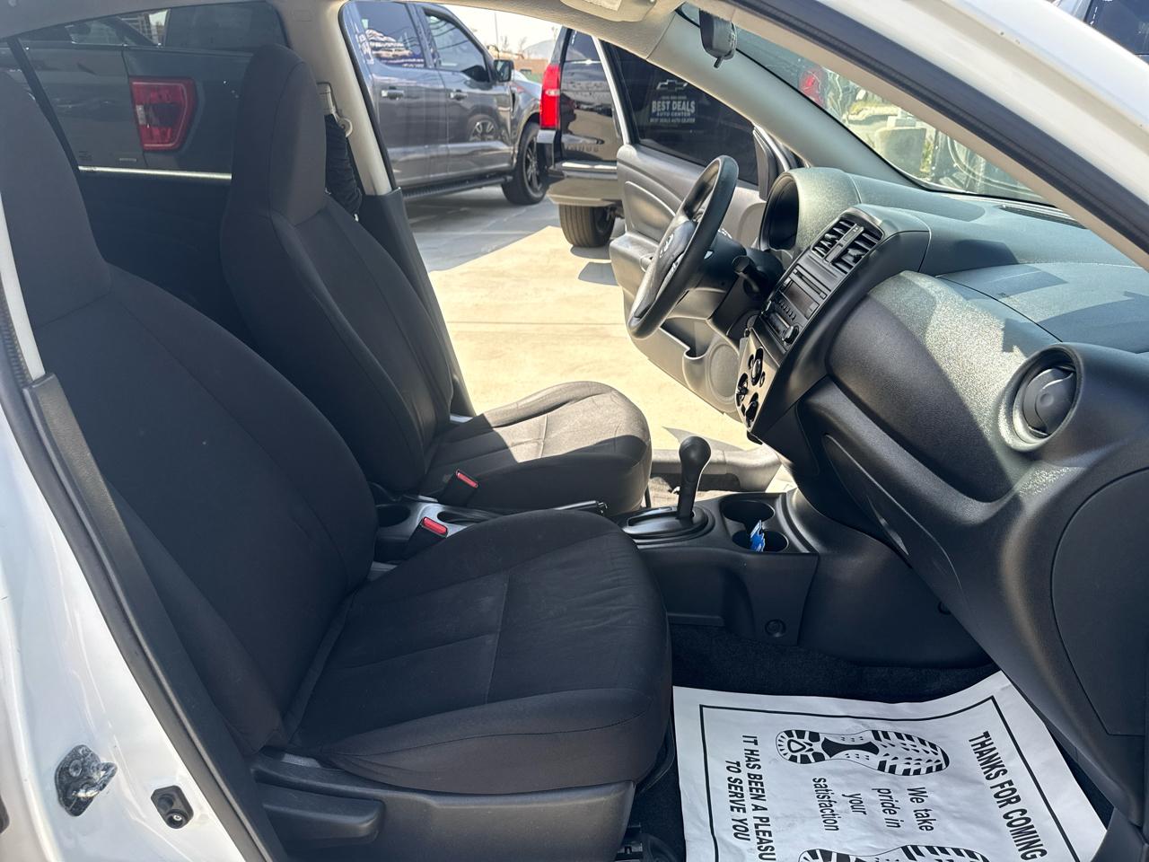 Nissan Versa 4dr Sdn CVT 1.6 S Plus 2016