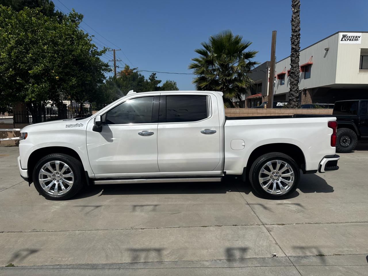 Chevrolet Silverado 1500 2WD Crew Cab 147" High Country 2021