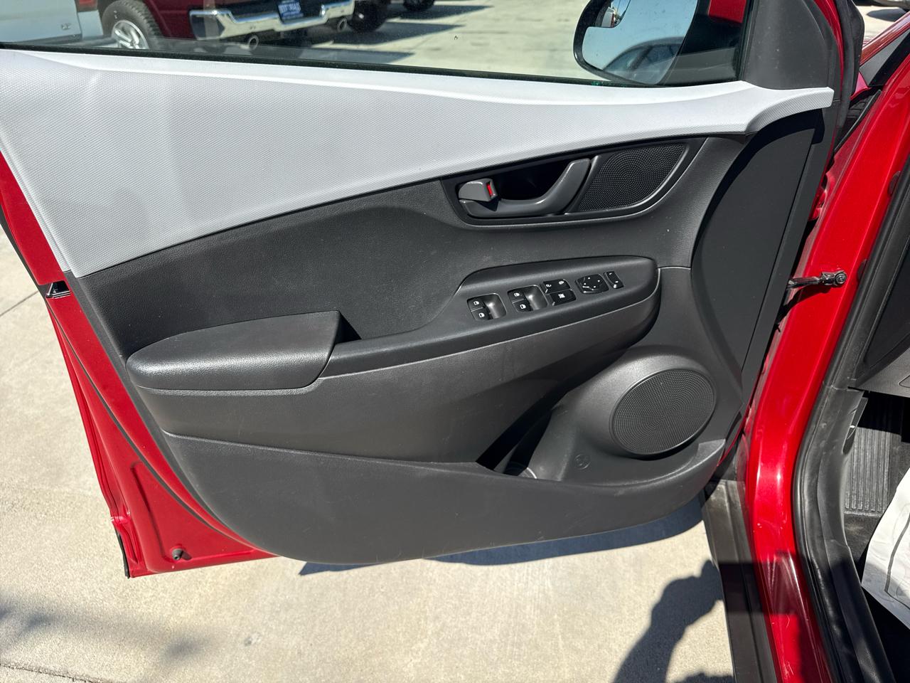 Hyundai Kona SE Auto FWD 2021