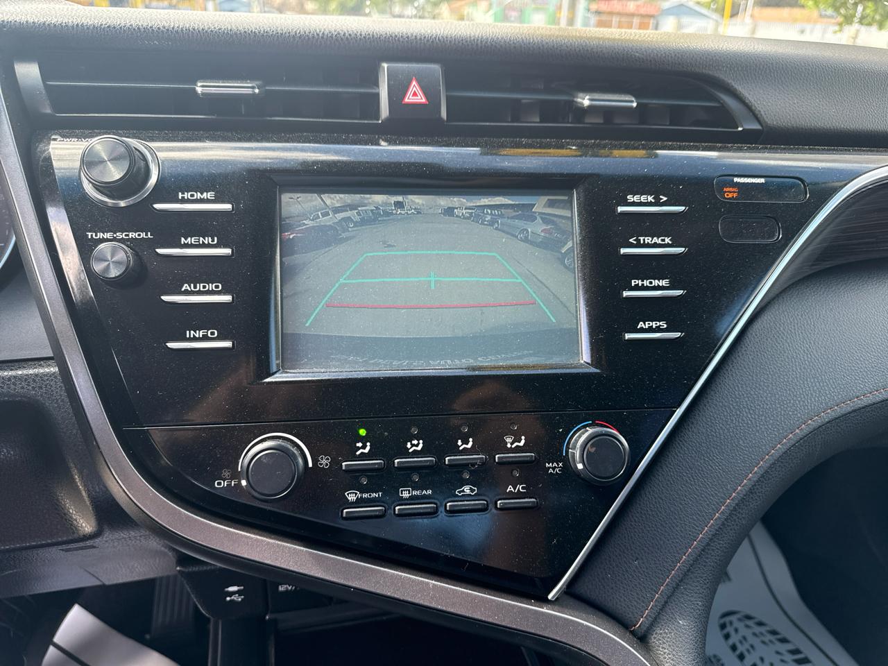 Toyota Camry XLE Auto (Natl) 2018