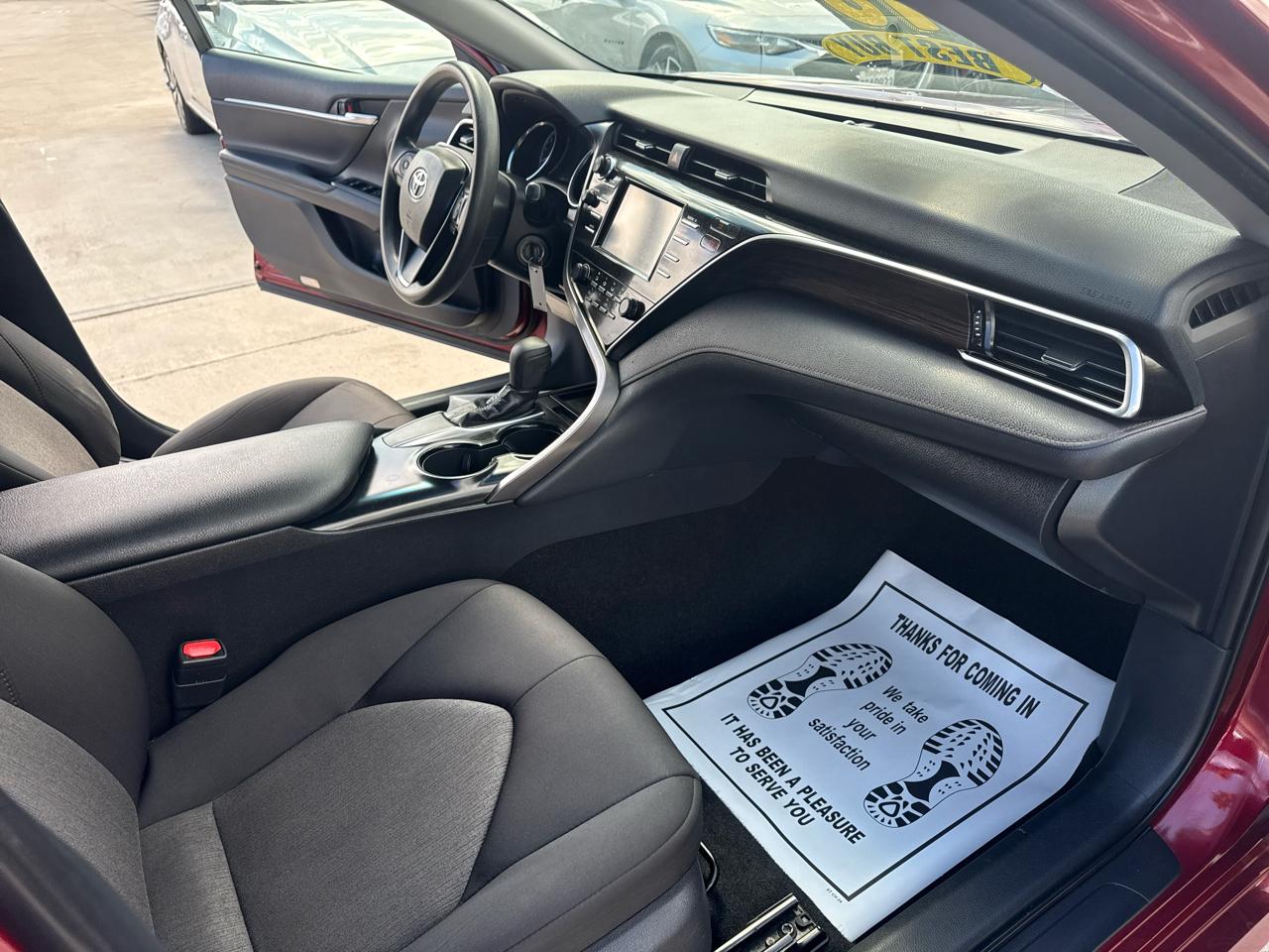 Toyota Camry XLE Auto (Natl) 2018